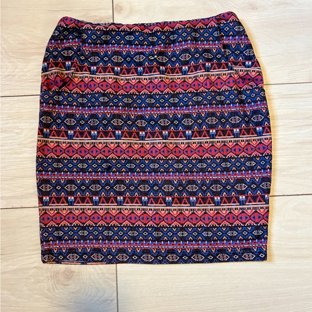 Tribal pattern mini skirt